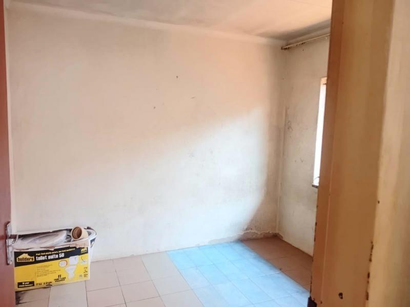 2 Bedroom Property for Sale in Naledi Gauteng