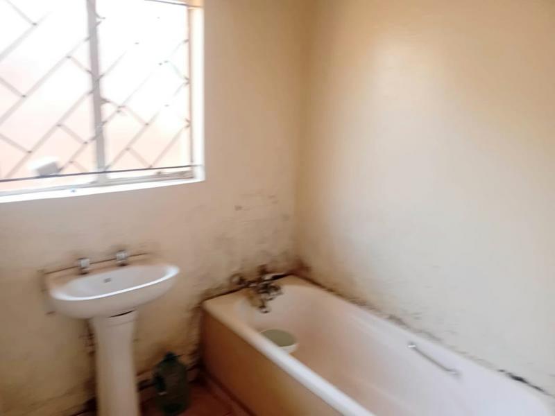 2 Bedroom Property for Sale in Naledi Gauteng