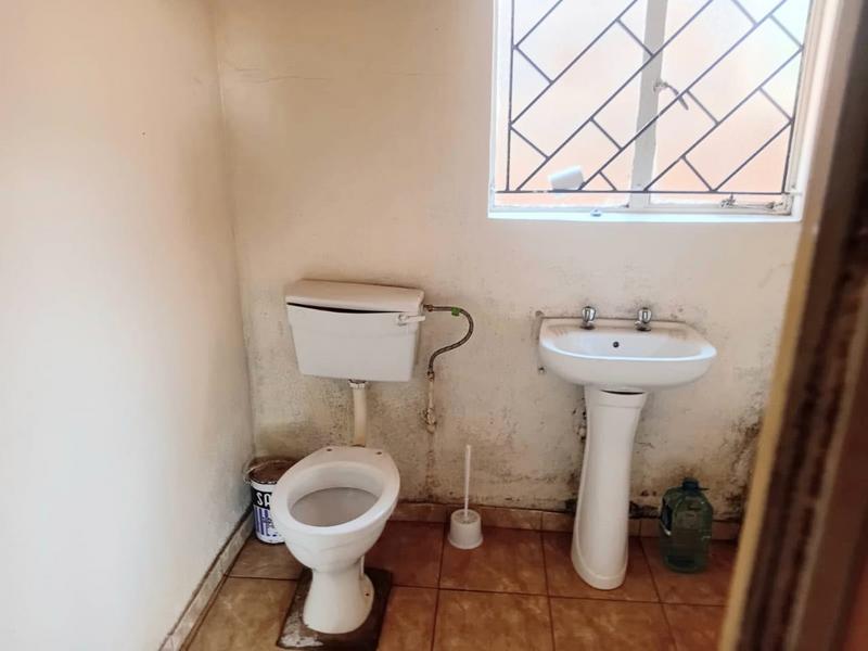 2 Bedroom Property for Sale in Naledi Gauteng