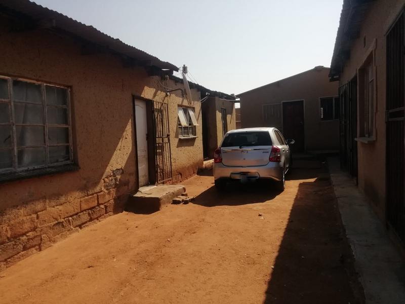 1 Bedroom Property for Sale in Bram Fischerville Gauteng