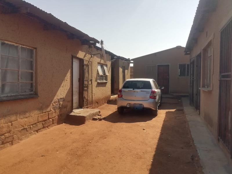 1 Bedroom Property for Sale in Bram Fischerville Gauteng