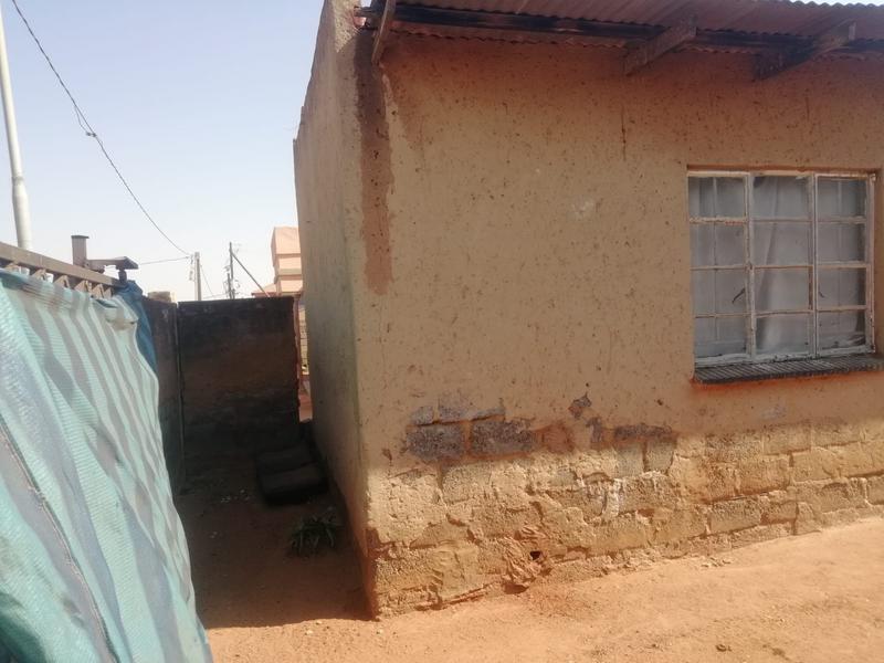 1 Bedroom Property for Sale in Bram Fischerville Gauteng