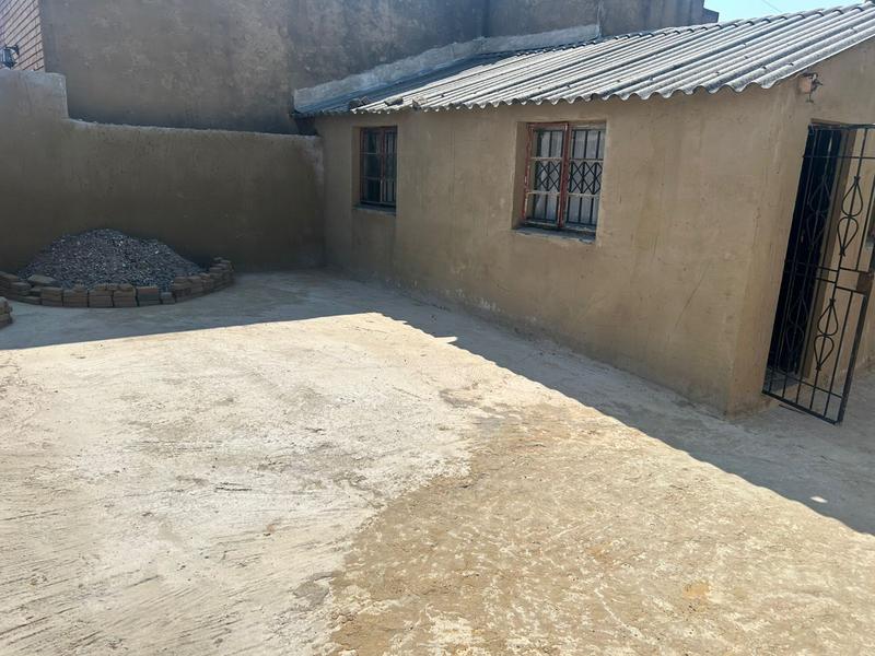 1 Bedroom Property for Sale in Meadowlands West Gauteng