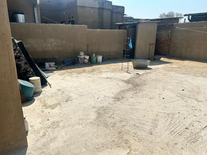 1 Bedroom Property for Sale in Meadowlands West Gauteng