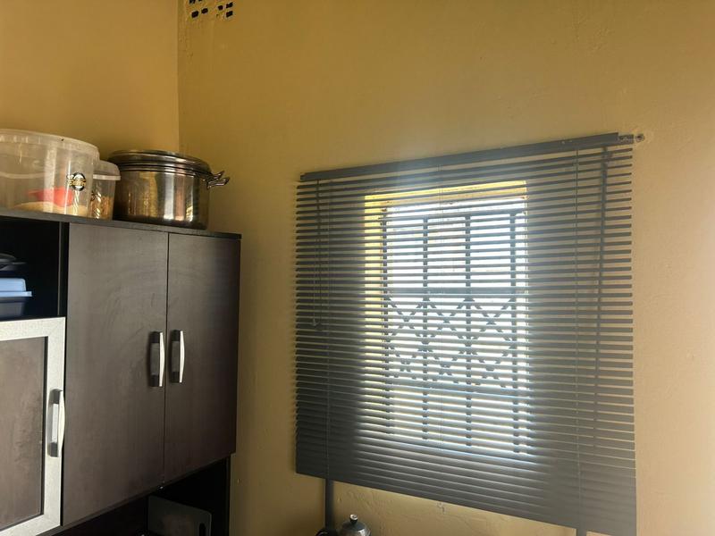 1 Bedroom Property for Sale in Meadowlands West Gauteng