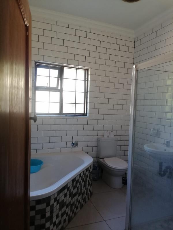 2 Bedroom Property for Sale in Westdene Gauteng