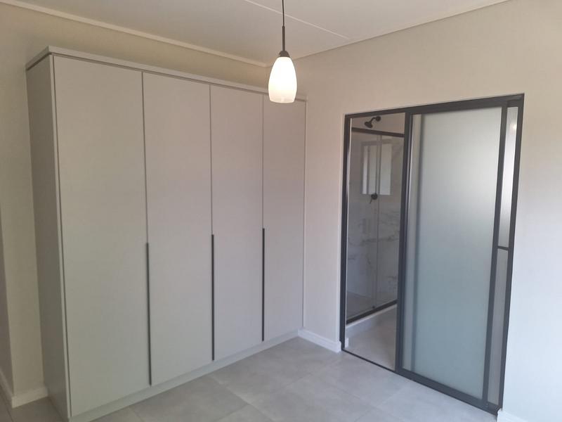 To Let 2 Bedroom Property for Rent in Crowthorne Gauteng