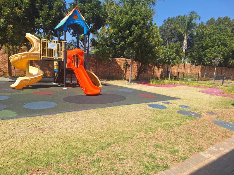 To Let 2 Bedroom Property for Rent in Crowthorne Gauteng
