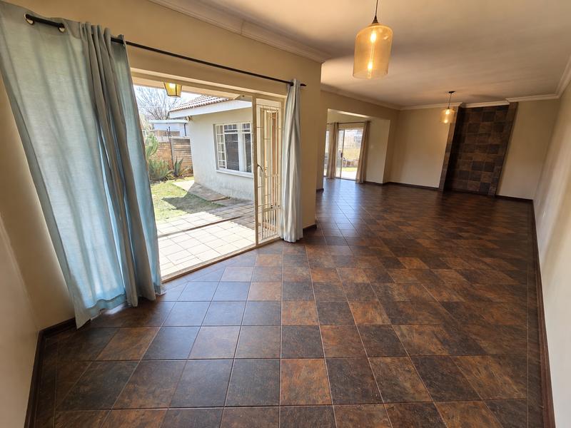 4 Bedroom Property for Sale in Elardus Park Gauteng