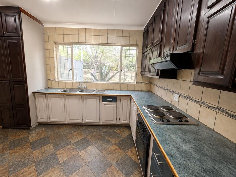 4 Bedroom Property for Sale in Elardus Park Gauteng