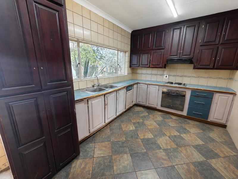 4 Bedroom Property for Sale in Elardus Park Gauteng