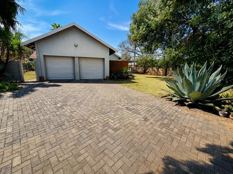 4 Bedroom Property for Sale in Elardus Park Gauteng