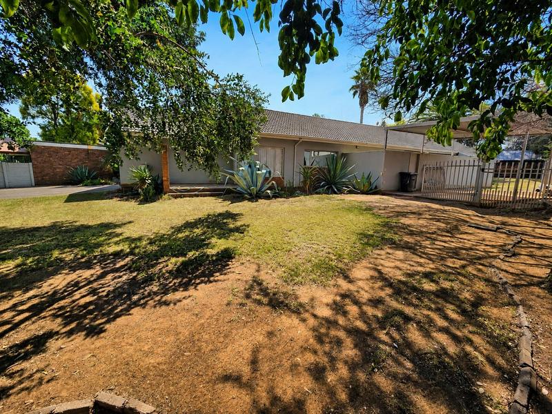 4 Bedroom Property for Sale in Elardus Park Gauteng