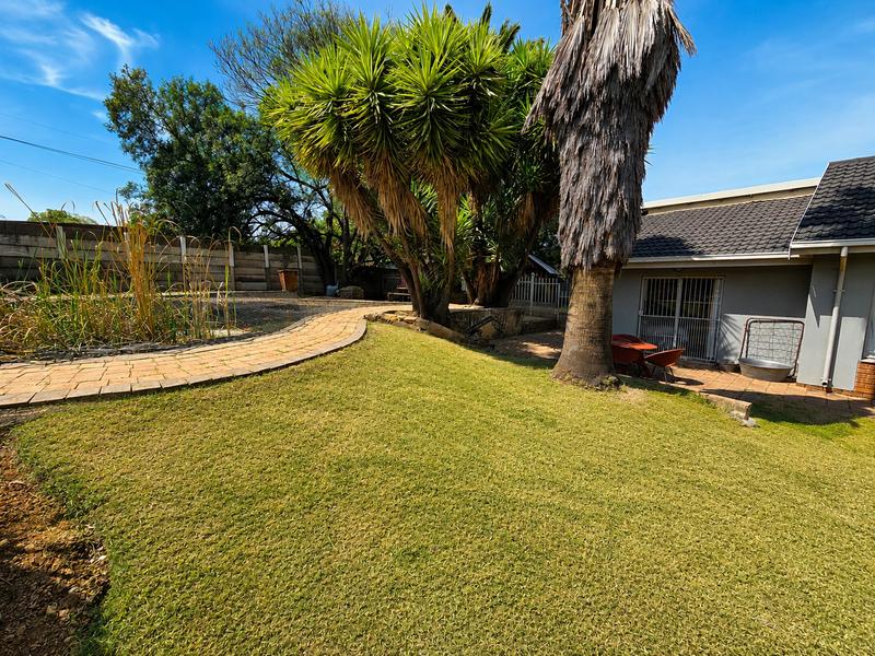 4 Bedroom Property for Sale in Elardus Park Gauteng