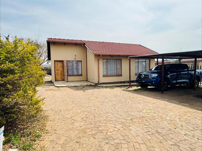5 Bedroom Property for Sale in Shalimar Ridge Gauteng