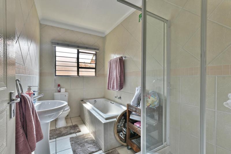 3 Bedroom Property for Sale in New Redruth Gauteng