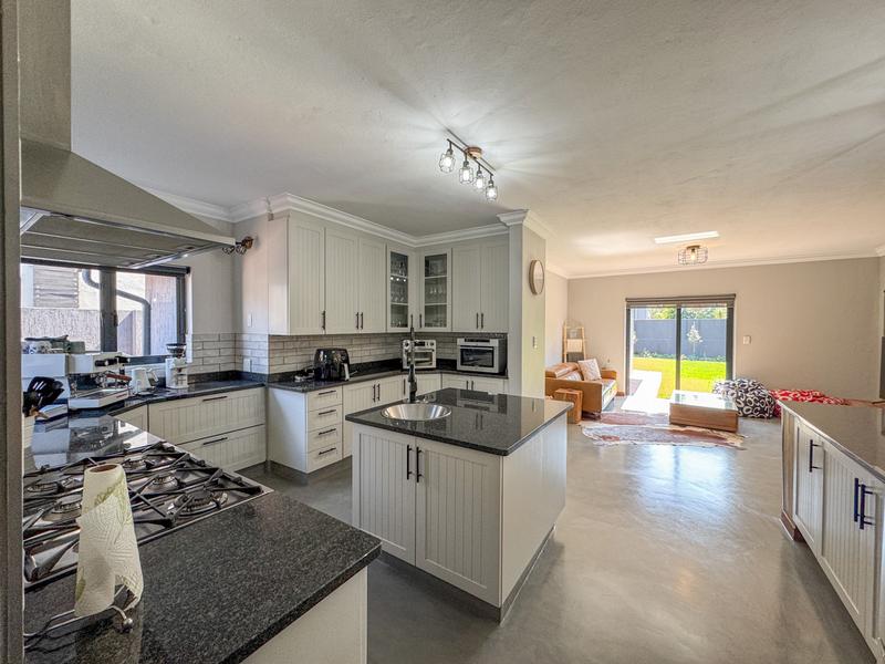 5 Bedroom Property for Sale in Midlands Estate Gauteng