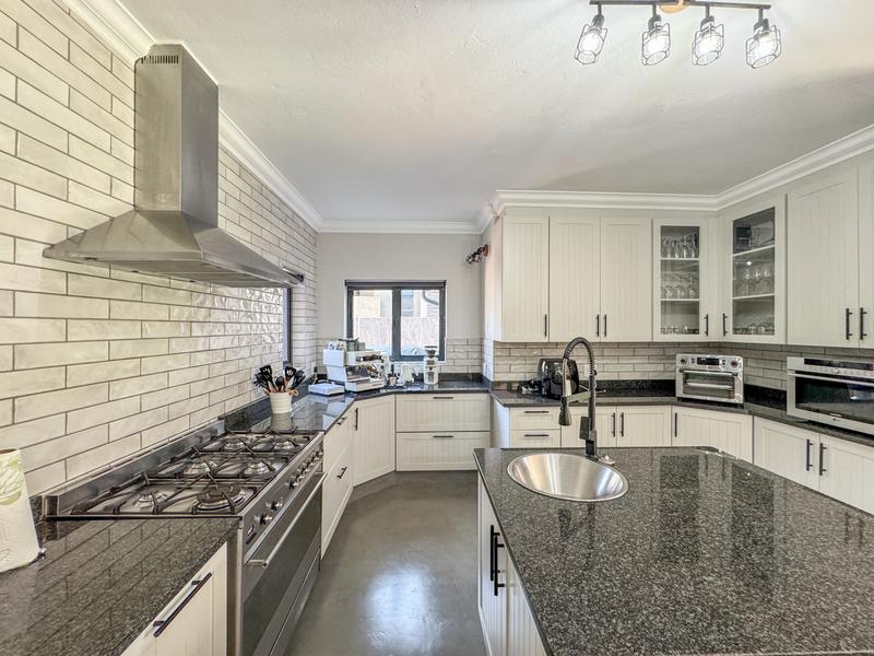 5 Bedroom Property for Sale in Midlands Estate Gauteng