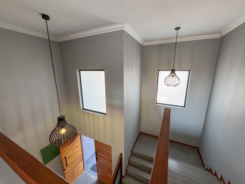 5 Bedroom Property for Sale in Midlands Estate Gauteng