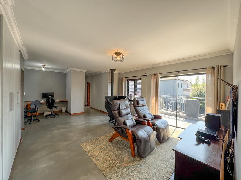 5 Bedroom Property for Sale in Midlands Estate Gauteng