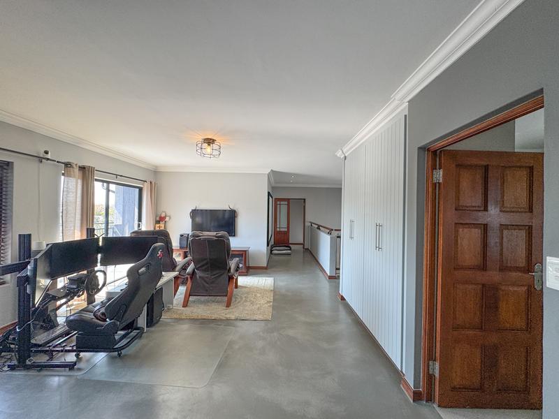5 Bedroom Property for Sale in Midlands Estate Gauteng