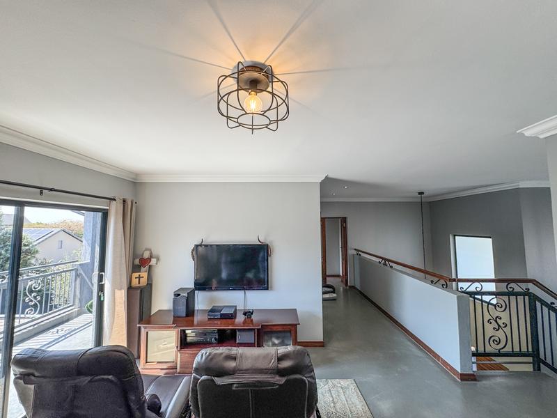 5 Bedroom Property for Sale in Midlands Estate Gauteng
