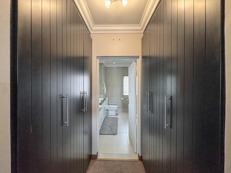 5 Bedroom Property for Sale in Midlands Estate Gauteng