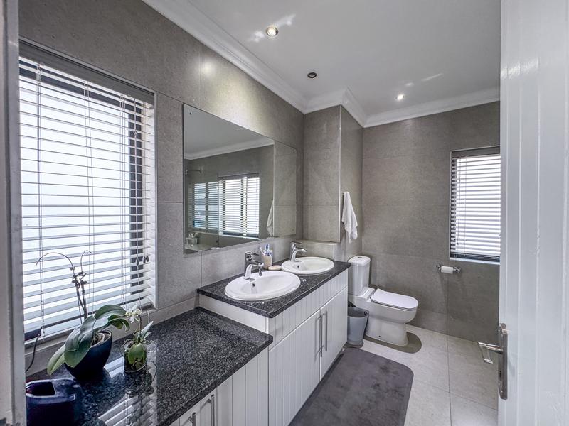 5 Bedroom Property for Sale in Midlands Estate Gauteng