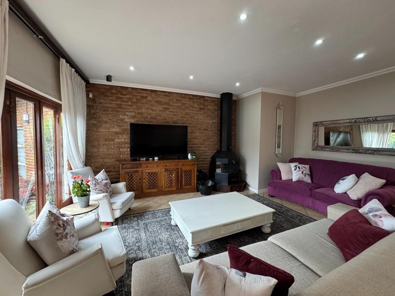 7 Bedroom Property for Sale in Zwartkop Gauteng