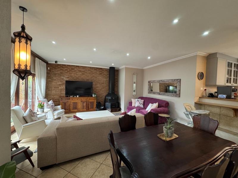 7 Bedroom Property for Sale in Zwartkop Gauteng