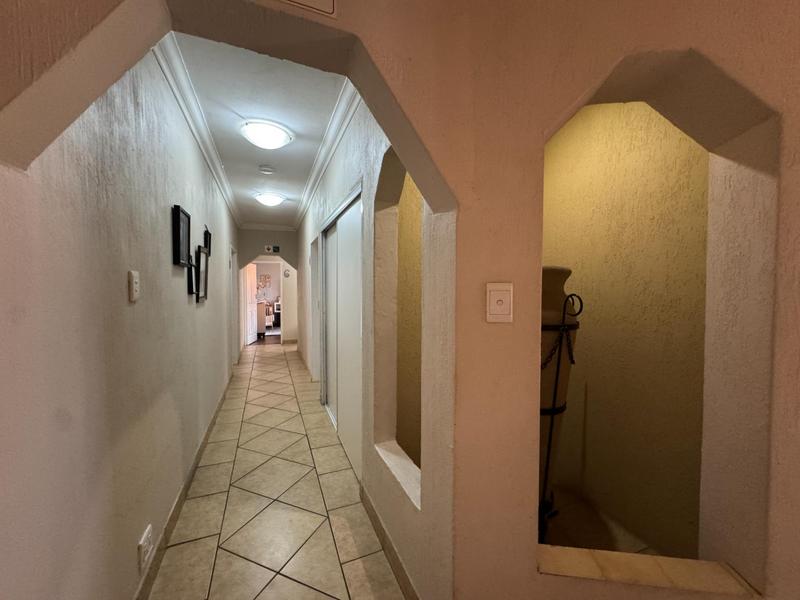7 Bedroom Property for Sale in Zwartkop Gauteng