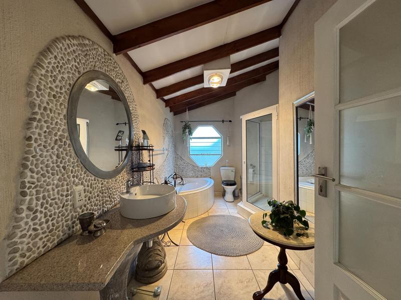 7 Bedroom Property for Sale in Zwartkop Gauteng