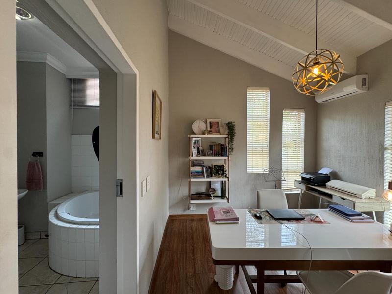 7 Bedroom Property for Sale in Zwartkop Gauteng