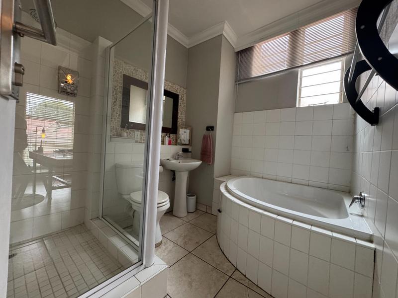 7 Bedroom Property for Sale in Zwartkop Gauteng