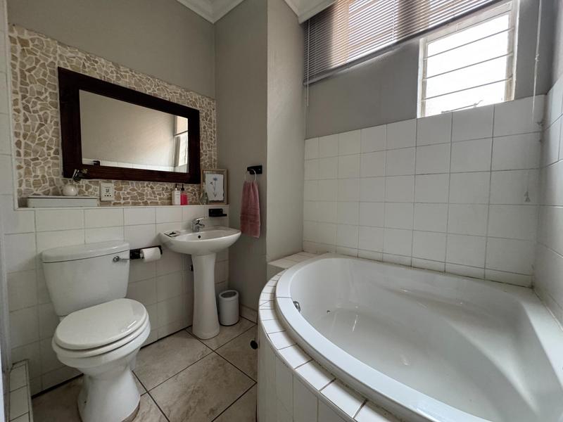 7 Bedroom Property for Sale in Zwartkop Gauteng