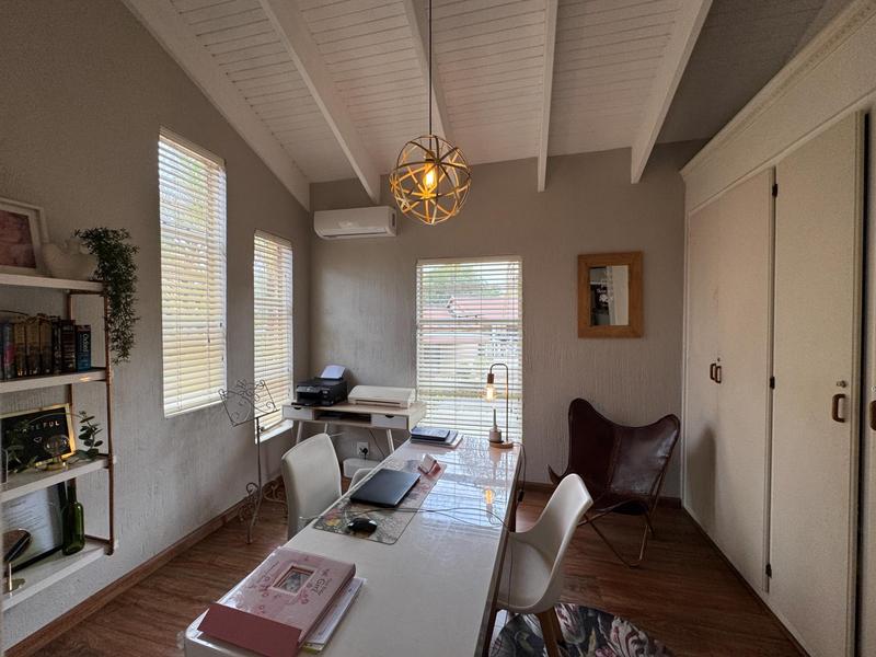 7 Bedroom Property for Sale in Zwartkop Gauteng