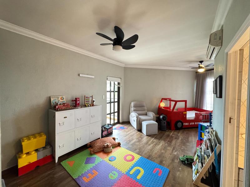 7 Bedroom Property for Sale in Zwartkop Gauteng