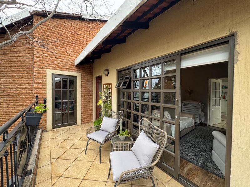 7 Bedroom Property for Sale in Zwartkop Gauteng