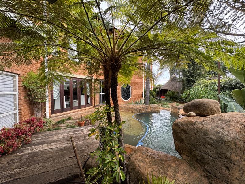 7 Bedroom Property for Sale in Zwartkop Gauteng