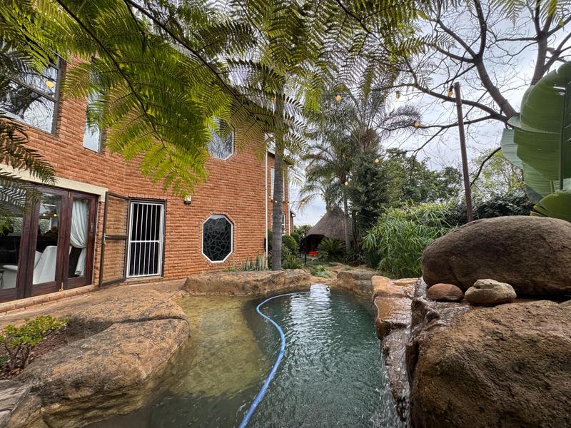 7 Bedroom Property for Sale in Zwartkop Gauteng