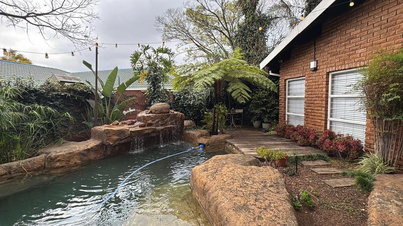 7 Bedroom Property for Sale in Zwartkop Gauteng