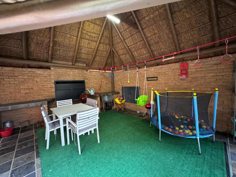 7 Bedroom Property for Sale in Zwartkop Gauteng