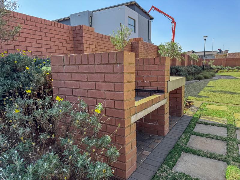 4 Bedroom Property for Sale in Fountainbrook Estate Gauteng