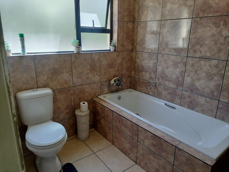 4 Bedroom Property for Sale in Waterkloof Ridge Gauteng