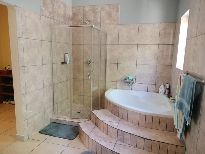 4 Bedroom Property for Sale in Waterkloof Ridge Gauteng