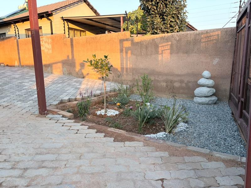 To Let 3 Bedroom Property for Rent in Soshanguve VV Gauteng
