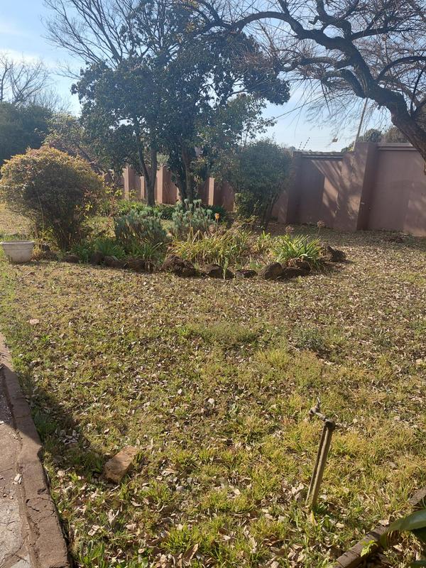 To Let 4 Bedroom Property for Rent in Emmarentia Gauteng
