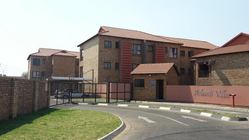To Let 2 Bedroom Property for Rent in Klippoortje Gauteng