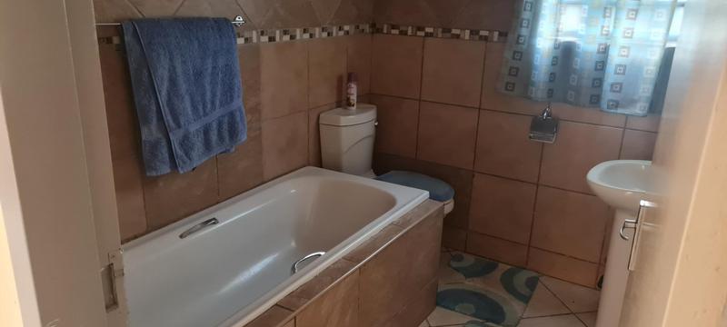 To Let 2 Bedroom Property for Rent in Klippoortje Gauteng