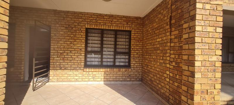 To Let 2 Bedroom Property for Rent in Klippoortje Gauteng